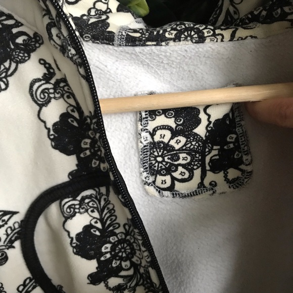 Lululemon Scuba Hoodie Sweater Jacket - size 6 - Picture 6 of 8